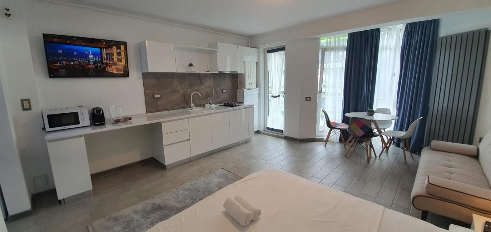 Alezzi Beach Vibe Family Studio With Spa Piscina Interioara Incalzita Sauna Jacuzzi Gym Năvodari Exterior foto